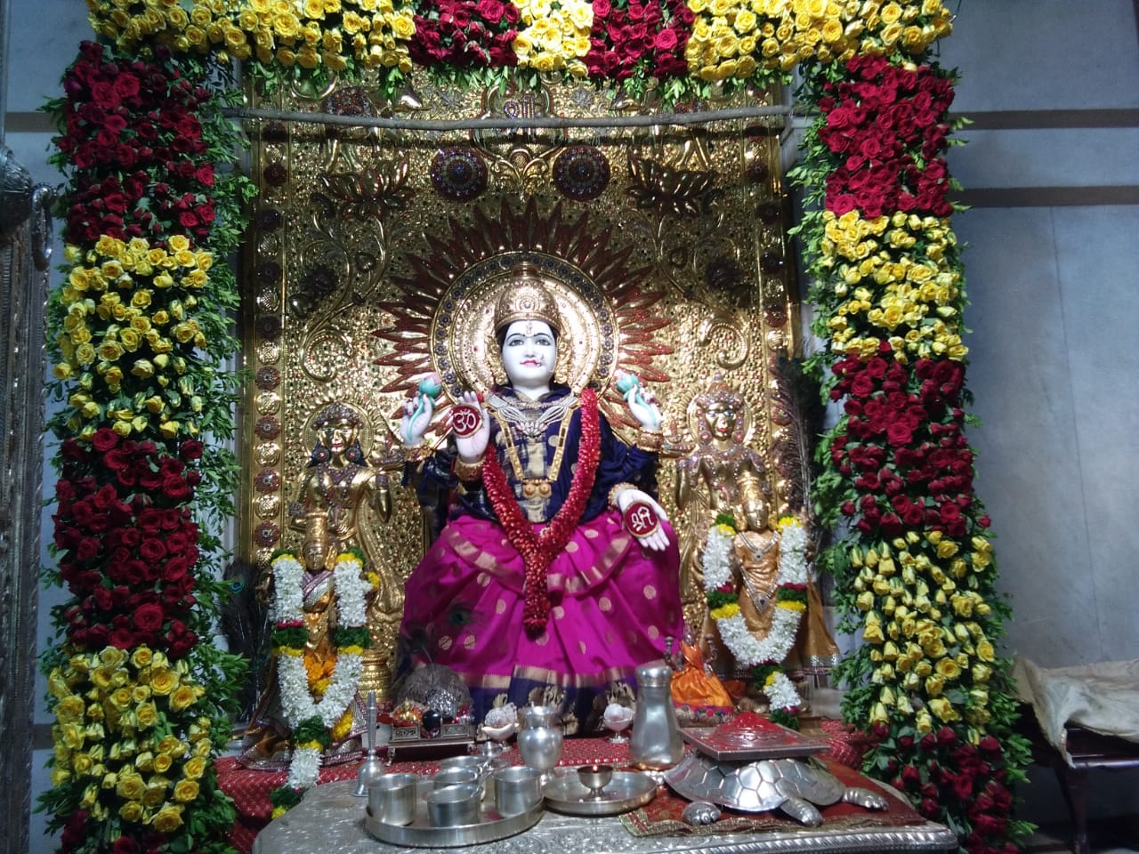 Shri Mahalaxmi Mandir, Sarasbag, Pune | Gallery
